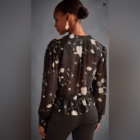 CAbi Silhouette Blouse #4912 NWOT - Picture 2 of 6